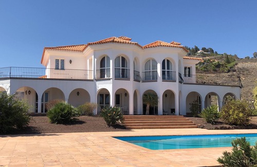 Monte Leon Villa | Villa El León Blanco Left (south west)