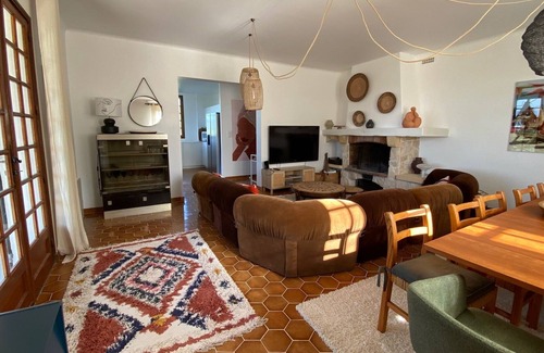 Cucuron Villa | Villa 10 minutes walk from the village, beautiful view, heated pool