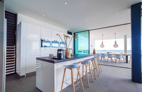 Jan Thiel Villa | Villa (12 person) with infinity pool, play beach and sea view at Jan Thiel Beach