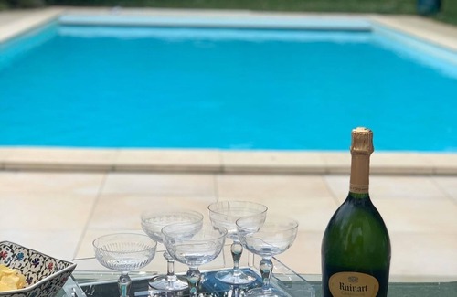 Saint-Aubin-de-Medoc Villa | VILLA 230 SQM ON THE EDGE OF FOREST HEATED AND SECURE POOL SHUTTER