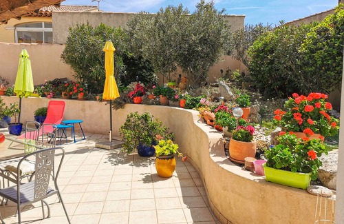Martigues Villa | Villa 3 min Walk to the Beach With Pool Without Vis-à-vis