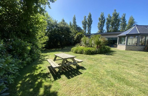 Saint-Renan Villa | Villa 350m2 Piscine Intérieure Chauffée, Spa, Fitness, 10min mer
