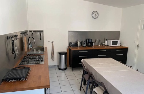 Semillac Villa | Villa '4 Chambres - 8 Personnes' with Private Terrace, Private Garden and Wi-Fi