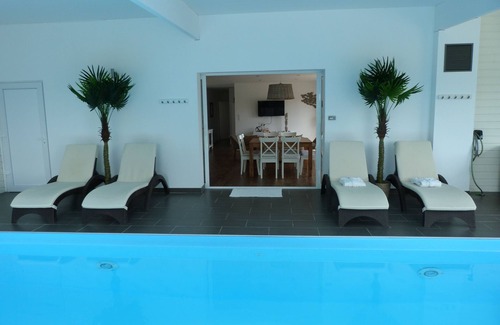 Plouescat Villa | VILLA 4*large indoor pool and Jacuzzi 80 m from the sea and GR34.