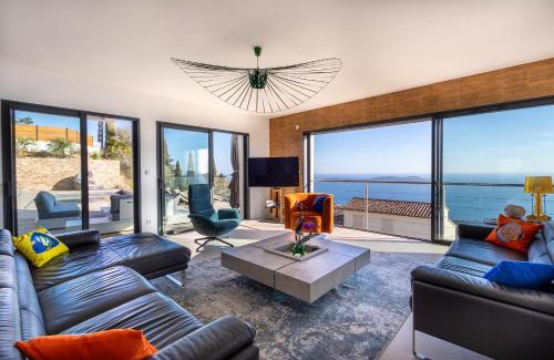 Carqueiranne Villa | Villa 5 Etoiles vue sur les Iles d'Or Carqueiranne Sea and Mountain Pleasure Villa Vue Mer La Californie