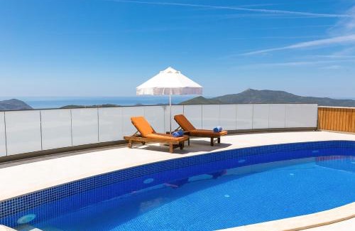 Islamlar Villa | Villa 5 Sleeps 6 Isolated Pool See and Montain View-Villa Kartal Yuvası