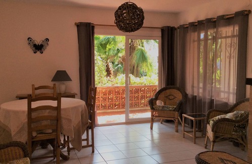 Llanca Villa | VILLA 50 METERS FROM THE BEACH