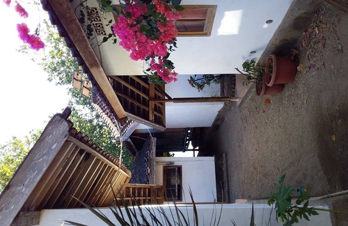Sekotong Barat House | Villa Asiyah, Pandanan: next to Sekotong's bay: sailing, snorkeling, swiming.