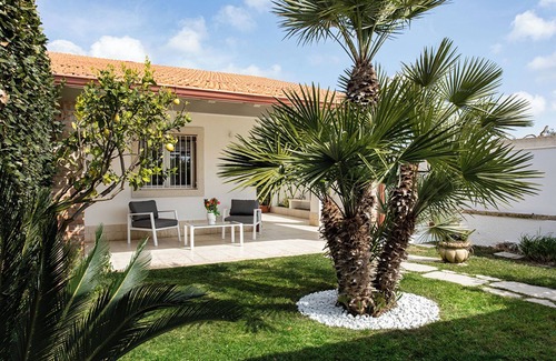 Santa Maria del Focallo Villa | Villa "Asia Frontemare" close to the Beach with Garden & Wi-Fi