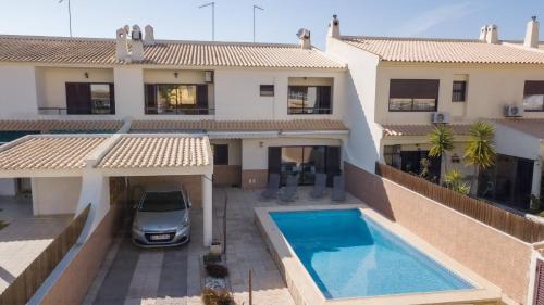 Urbanizacao dos Calicos Villa | Villa A7 by HelloVacations