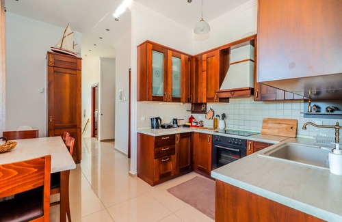 Serres House | Villa Acropolis Serres Next to Center (Parking)