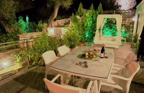 Fethiye City Center Villa | Villa Ada; beachfront in Fethiye sövalye islandnn