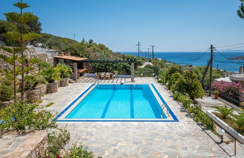 Lavreotiki House | Villa Adamite (4 bedrooms)