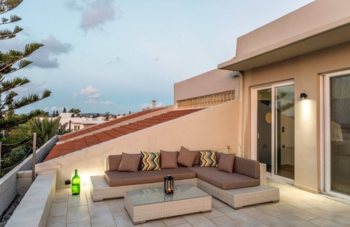 Agii Apostoli Villa | Villa AERAS is a detached villa with a terrace, situated in Kato Daratso.