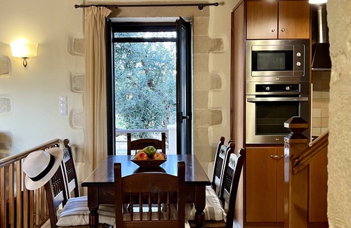 Kokkinon Khorion Villa | Villa Afrati