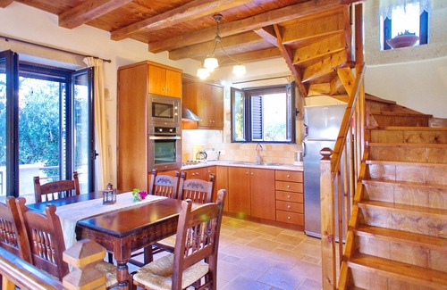 Kokkinon Khorion Villa | Villa Afrati