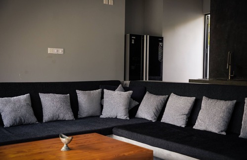 Kathaluwa Villa | Villa Ahurewa - Modern villa with AC and pool in Ahangama