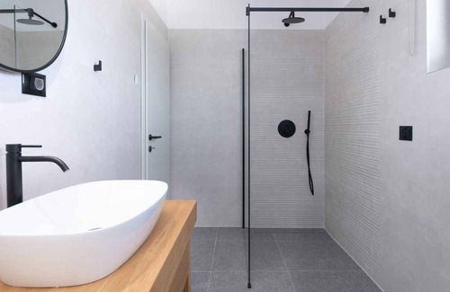 Kadumi House | Villa Albona