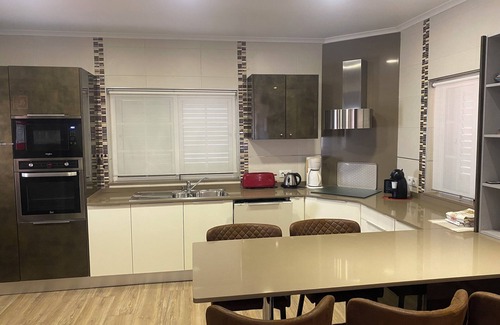Guia House | Villa Albufeira 1 to 6 people