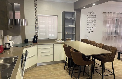 Guia House | Villa Albufeira 1 to 6 people