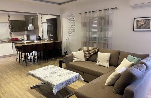 Guia House | Villa Albufeira 1 to 6 people