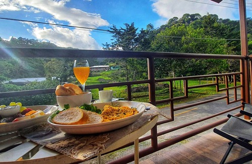 Boquete Apartment | Villa Alejandro-5 minutes walk to downtown, apartment with kitchenette / balcony