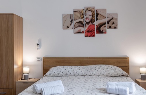 Cinisi Villa | Villa Alelida with Sea View with Jacuzzi & Garden