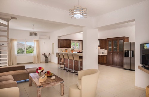 Mathes Villa | Villa Almyros 5 Bedroom Luxurious Villa close to the beach