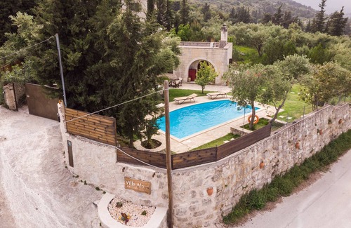 Maza Villa | Villa Aloni-Traditional stone Villa with nice view,pool and garden