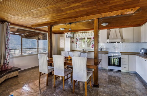 Skopelos Villa | Villa Aloupi - Three Bedroom Villa, Sleeps 6