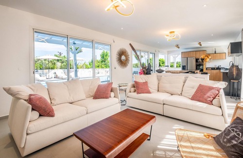 Petit-Bourg Villa | VILLA ALTAIR with Swimming Pool and 3 Parental Suites