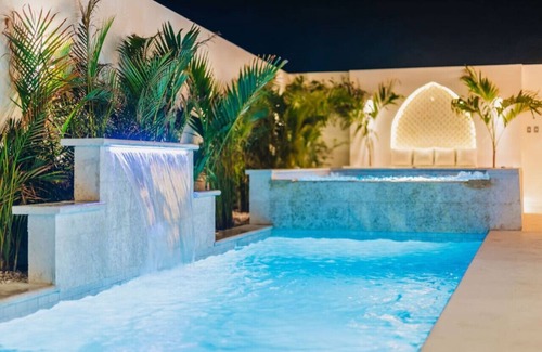 Esmeralda Villa | Villa Amandari 2min from Palm Beach, Billiard, HotTub, Private Pool By AtMonchi
