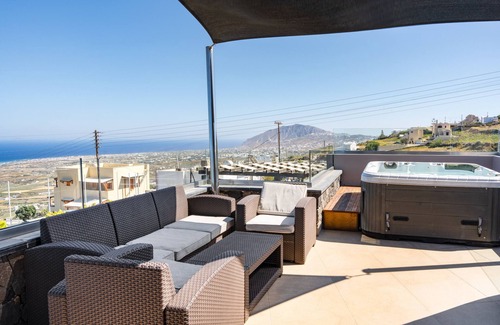 Vourvoulos House | Villa 'Amaranthine' with Private Pool, Wi-Fi and Air Conditioning