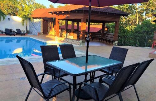 La Vega Province House | Villa Amila By Hospedify Hermosa Villa para 20 personas y a 4 minutos del Río de Jarabacoa