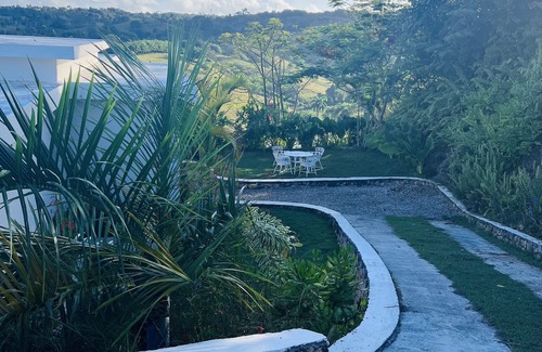 Barrio Acapulco Villa | Villa Ana, 4 bdr, infinity pool with endless mountain & ocean views