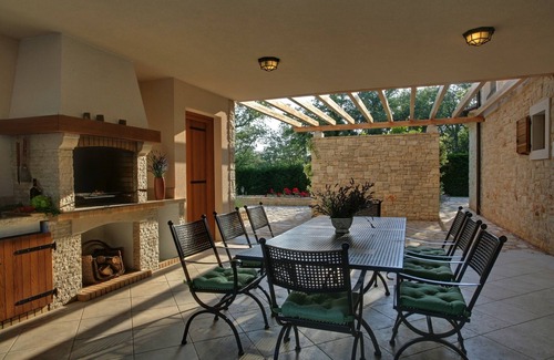 Karigador Villa | Villa Ana, privacy 5* Villa with large Garden, Child friendly, 300m to beach