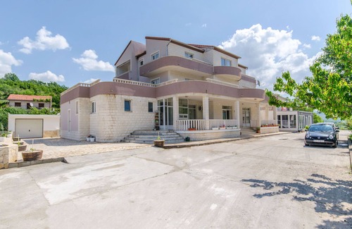 Ruzic House | Villa Ana (V5561-K1) - Umljanovic