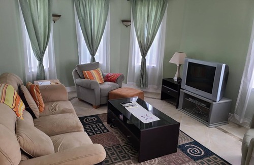 Prior Park Villa | Villa and cottage minutes from West Coast beaches