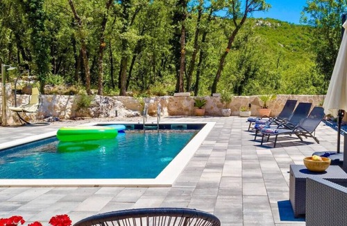 Zagvozd Villa | Villa Andrea in Makarska by Villas Guide