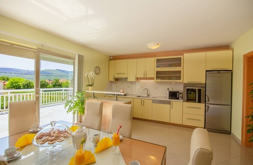 Donji Prolozac House | Villa Anette,ImotskinPrivat Pool,Garden, BBQ,quiet arean