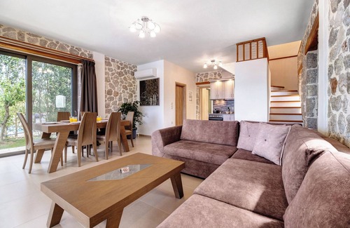 Tsoukaladhes Villa | Villa "Angela" with Sea View, Private Pool & Wi-Fi