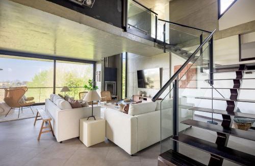 San Sebastian Villa | Villa Angelu, Encanto Arquitectónico con Piscina Privada