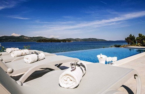 Iz Villa | Villa Anita II - Dalmatian island Gem