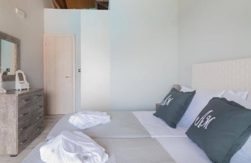 Akrotiri Villa | Villa "Anna Maria" close to the Sea with Wi-Fi