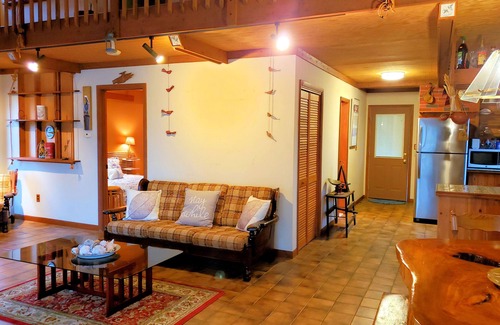 Deep Hole House | Villa Annick - 3BR Waterfront home with dock. Boat Launch close by