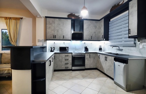 Makrys Tichos Villa | Villa ANVA, amazing views, walk to the beach