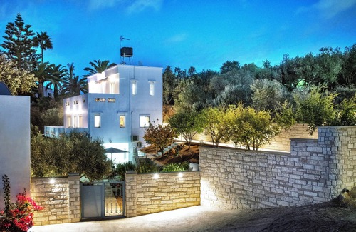 Makrys Tichos Villa | Villa ANVA, amazing views, walk to the beach