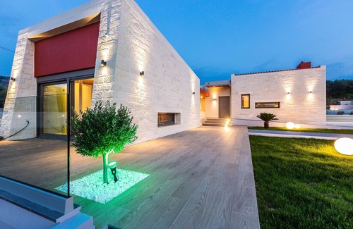 Apokoronas Villa | Villa Aori | Luxury, heated* pool & playgroung
