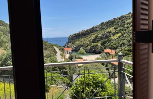 Steni Dirfyos House | Villa Apanemia Tsakaioi