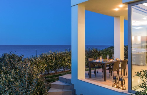 Kato Gouves Villa | Villa Aphrodite, next to the beach ,no car needed.